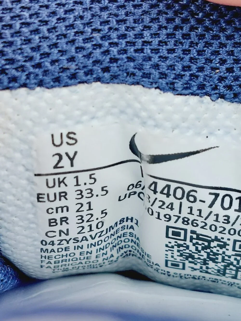 Nike Vomero 5 Girls Barely Volt Midnight Navy Pure Platinum White Sneakers Sz 2